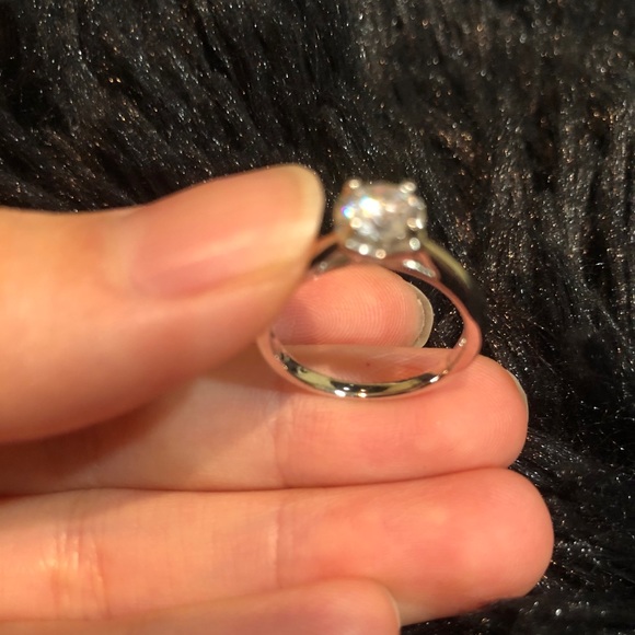 “Diamond” Ring. Size 6.5-7 - Picture 4 of 6
